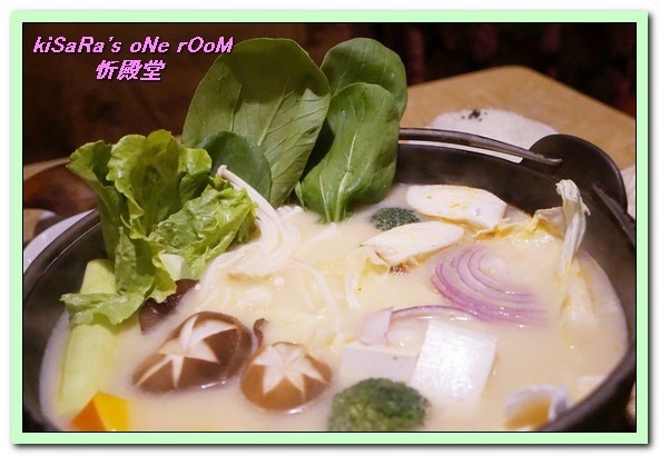 忻殿堂鍋物專賣店：東區火鍋．南洋風情叻沙鍋與食肉者的天堂──忻殿堂