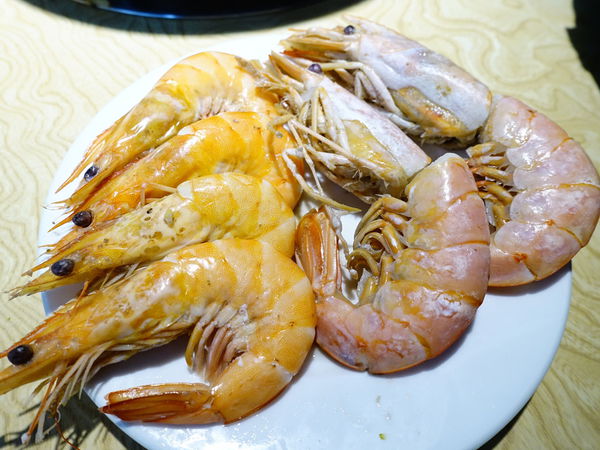 忻殿堂鍋物專賣店：【捷運美食】東區火鍋 忻殿堂日式鍋物 Hot Pot 現流活海鮮 平價頂級的美食饗宴 黃金一品雜炊讓您吃過會懷念！東區涮涮鍋推薦