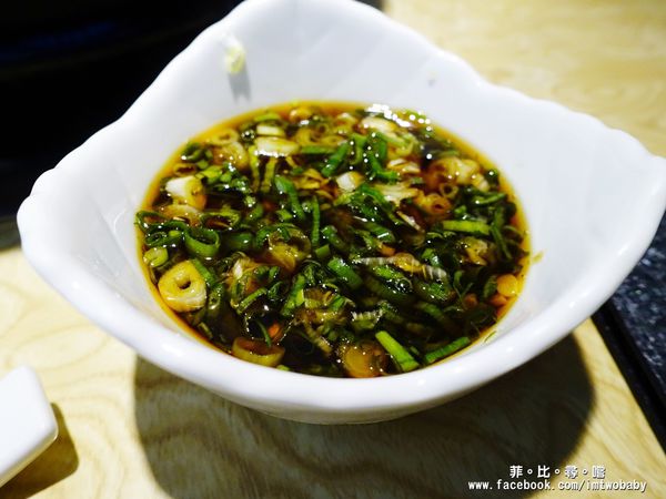 忻殿堂鍋物專賣店：【捷運美食】東區火鍋 忻殿堂日式鍋物 Hot Pot 現流活海鮮 平價頂級的美食饗宴 黃金一品雜炊讓您吃過會懷念！東區涮涮鍋推薦