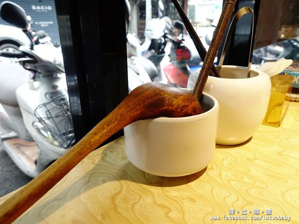 忻殿堂鍋物專賣店：【捷運美食】東區火鍋 忻殿堂日式鍋物 Hot Pot 現流活海鮮 平價頂級的美食饗宴 黃金一品雜炊讓您吃過會懷念！東區涮涮鍋推薦