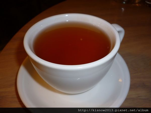 上菜囉法式餐廳 Viva la fete：平易近人的用餐環境,戰斧豬排的初体驗--上菜囉 法式餐廳 Viva la fete体驗心得