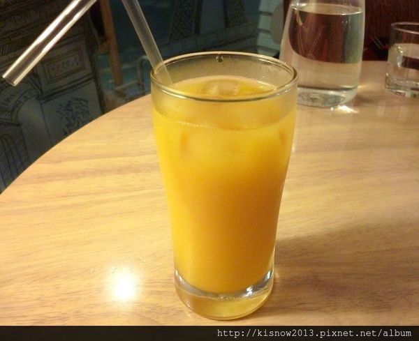 上菜囉法式餐廳 Viva la fete：平易近人的用餐環境,戰斧豬排的初体驗--上菜囉 法式餐廳 Viva la fete体驗心得