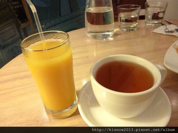 上菜囉法式餐廳 Viva la fete：平易近人的用餐環境,戰斧豬排的初体驗--上菜囉 法式餐廳 Viva la fete体驗心得