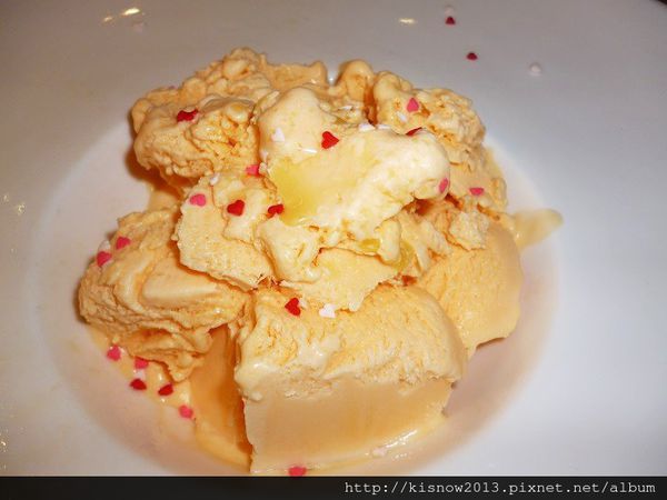 上菜囉法式餐廳 Viva la fete：平易近人的用餐環境,戰斧豬排的初体驗--上菜囉 法式餐廳 Viva la fete体驗心得