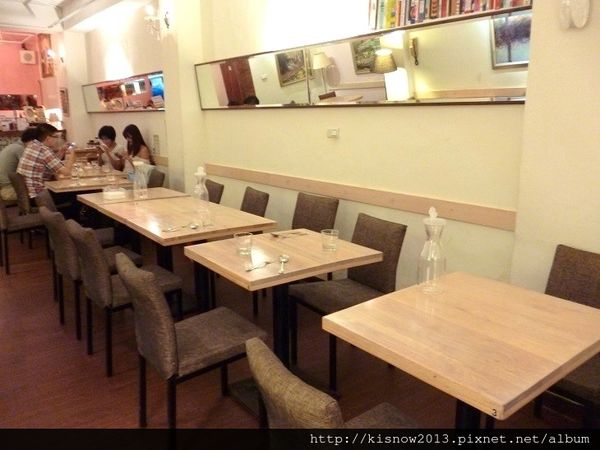 上菜囉法式餐廳 Viva la fete：平易近人的用餐環境,戰斧豬排的初体驗--上菜囉 法式餐廳 Viva la fete体驗心得