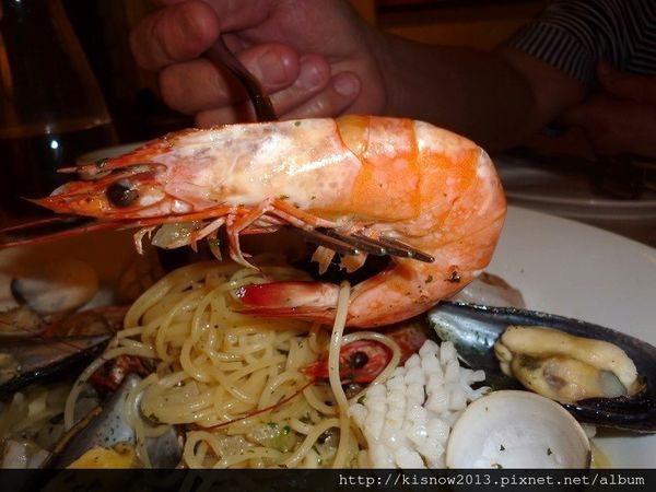 上菜囉法式餐廳 Viva la fete：平易近人的用餐環境,戰斧豬排的初体驗--上菜囉 法式餐廳 Viva la fete体驗心得