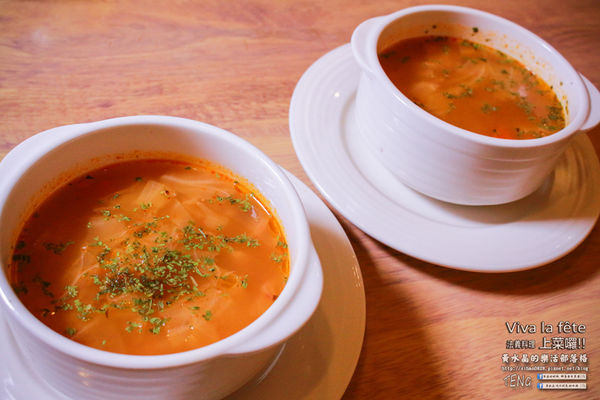 上菜囉！！ Viva la fete 法義歐式餐廳│北捷/忠孝新生站(台北帝寶旁無師自通的超厲害，用心再用心製作的法義料理)