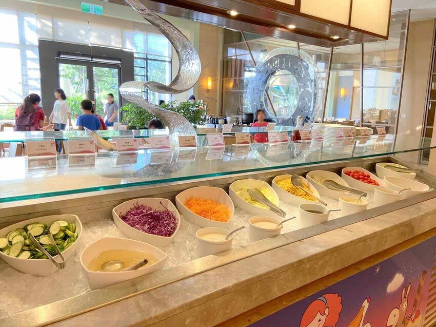 Breakfast of eda royal hotel