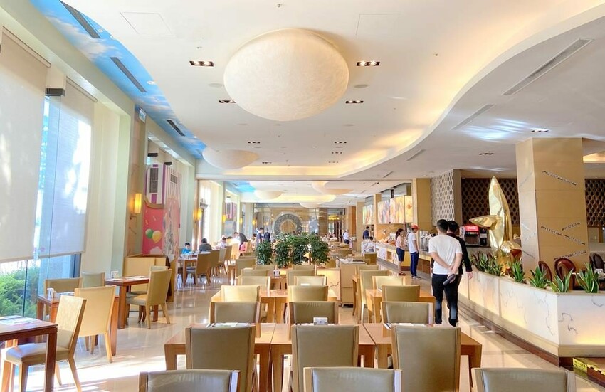 Breakfast of eda royal hotel