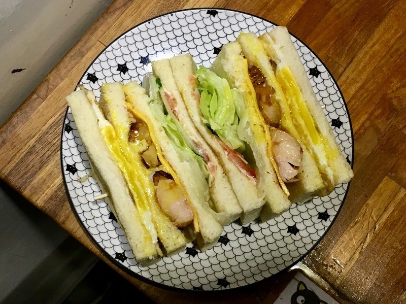 【新北｜板橋站】阿貓碳烤吐司餐車＿早上也能品嚐到板橋熱門宵夜＿溢出的蛋液你太過分了