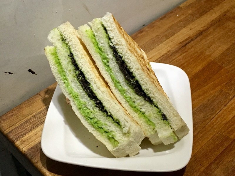 【新北｜板橋站】阿貓碳烤吐司餐車＿早上也能品嚐到板橋熱門宵夜＿溢出的蛋液你太過分了