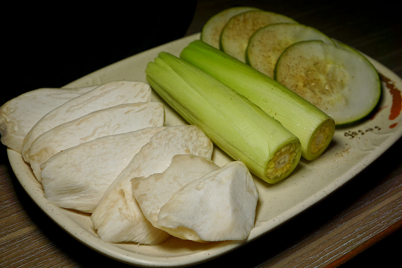 吃肉!! 用汽油桶烤來吃!! 燒桶子韓風立燒, 國父紀念館燒肉