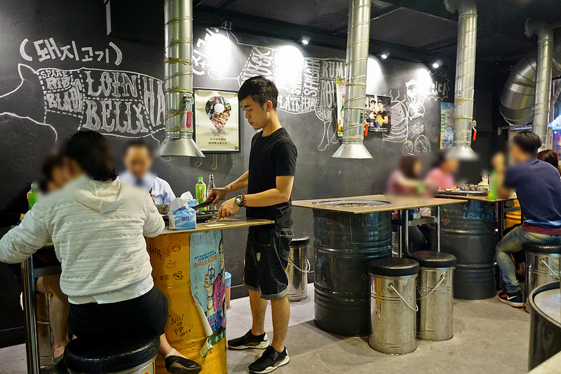 吃肉!! 用汽油桶烤來吃!! 燒桶子韓風立燒, 國父紀念館燒肉