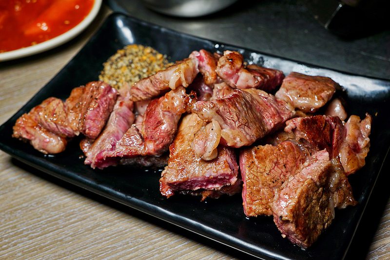 吃肉!! 用汽油桶烤來吃!! 燒桶子韓風立燒, 國父紀念館燒肉