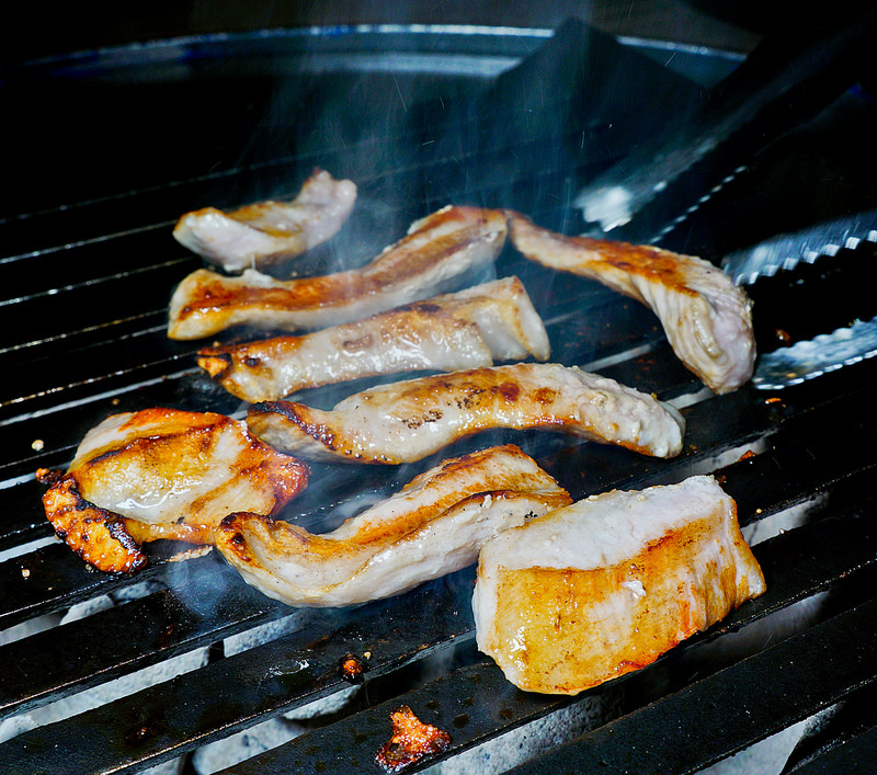 吃肉!! 用汽油桶烤來吃!! 燒桶子韓風立燒, 國父紀念館燒肉