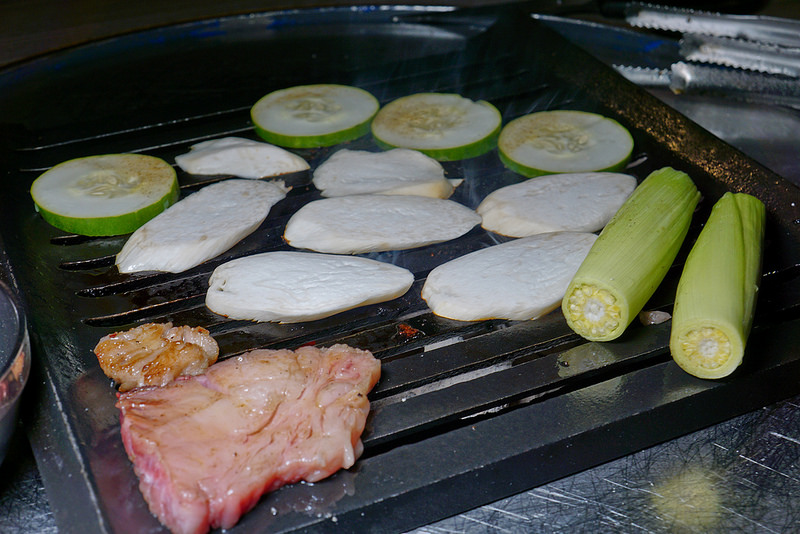 吃肉!! 用汽油桶烤來吃!! 燒桶子韓風立燒, 國父紀念館燒肉