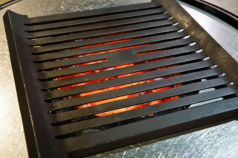 吃肉!! 用汽油桶烤來吃!! 燒桶子韓風立燒, 國父紀念館燒肉