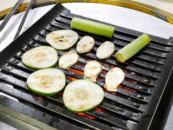 【東區韓式燒烤】燒桶子 韓風立燒 汽油桶韓式烤肉 貼心桌邊服務 (27).JPG