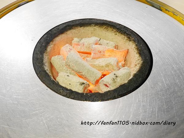 【東區韓式燒烤】燒桶子 韓風立燒 汽油桶韓式烤肉 貼心桌邊服務 (6).JPG