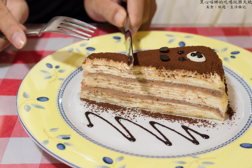 高雄苓雅︱亞力的家法式薄餅小館（榭茉瓦法式薄餅小館Chez moi）　可愛造型千層蛋糕、傳統法式薄餅的Ｑ軟好滋味，不論鹹甜都精彩！❤