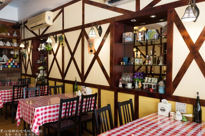 高雄苓雅︱亞力的家法式薄餅小館（榭茉瓦法式薄餅小館Chez moi）　可愛造型千層蛋糕、傳統法式薄餅的Ｑ軟好滋味，不論鹹甜都精彩！❤