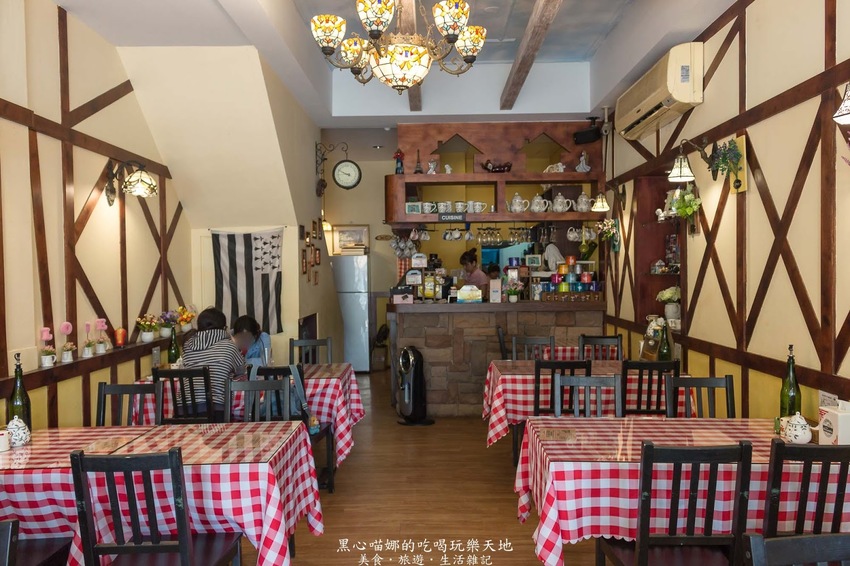 高雄苓雅︱亞力的家法式薄餅小館（榭茉瓦法式薄餅小館Chez moi）　可愛造型千層蛋糕、傳統法式薄餅的Ｑ軟好滋味，不論鹹甜都精彩！❤