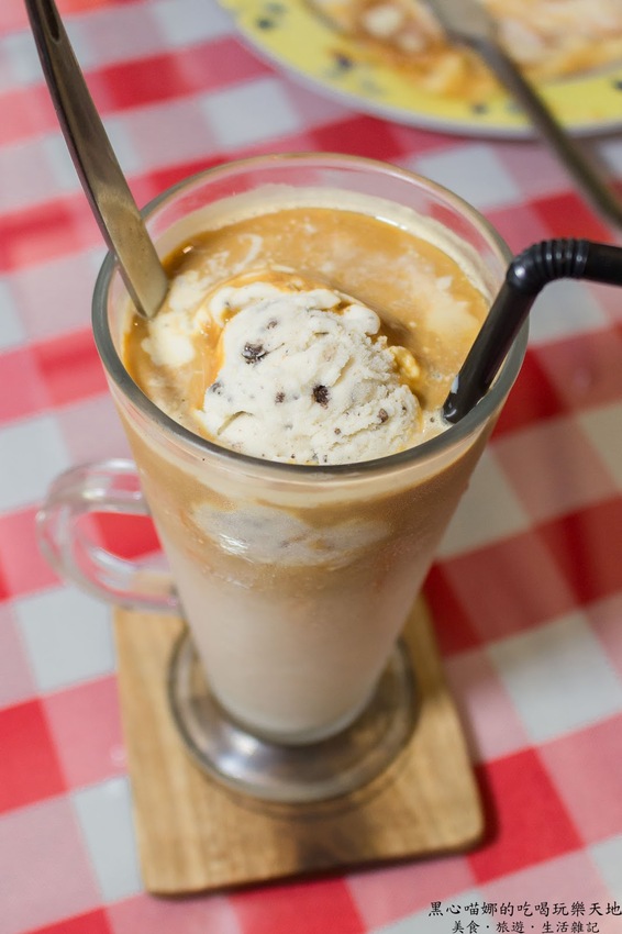 高雄苓雅︱亞力的家法式薄餅小館（榭茉瓦法式薄餅小館Chez moi）　可愛造型千層蛋糕、傳統法式薄餅的Ｑ軟好滋味，不論鹹甜都精彩！❤