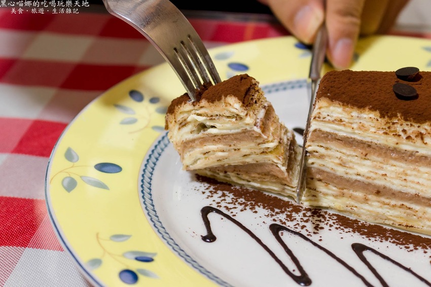 高雄苓雅︱亞力的家法式薄餅小館（榭茉瓦法式薄餅小館Chez moi）　可愛造型千層蛋糕、傳統法式薄餅的Ｑ軟好滋味，不論鹹甜都精彩！❤