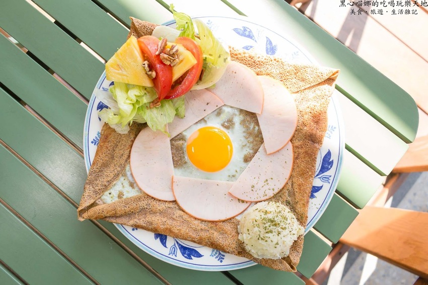 高雄苓雅︱亞力的家法式薄餅小館（榭茉瓦法式薄餅小館Chez moi）　可愛造型千層蛋糕、傳統法式薄餅的Ｑ軟好滋味，不論鹹甜都精彩！❤