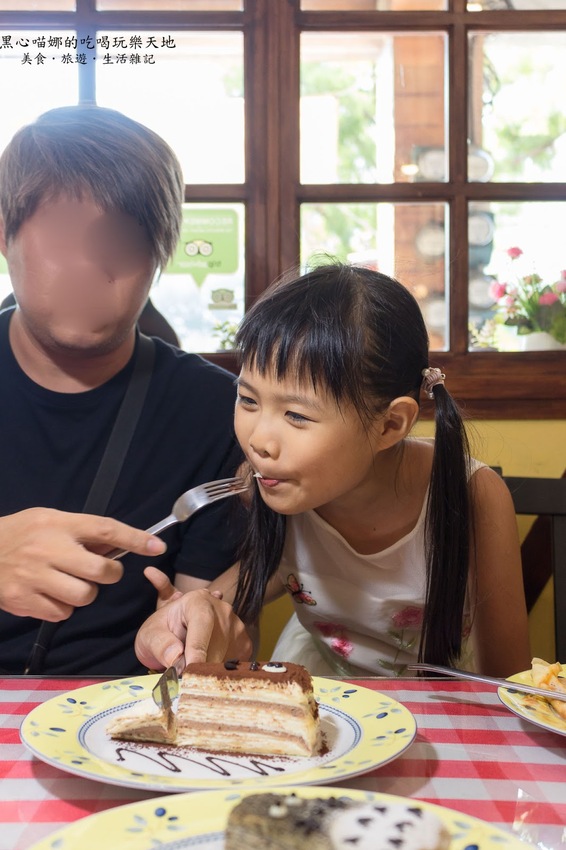 高雄苓雅︱亞力的家法式薄餅小館（榭茉瓦法式薄餅小館Chez moi）　可愛造型千層蛋糕、傳統法式薄餅的Ｑ軟好滋味，不論鹹甜都精彩！❤
