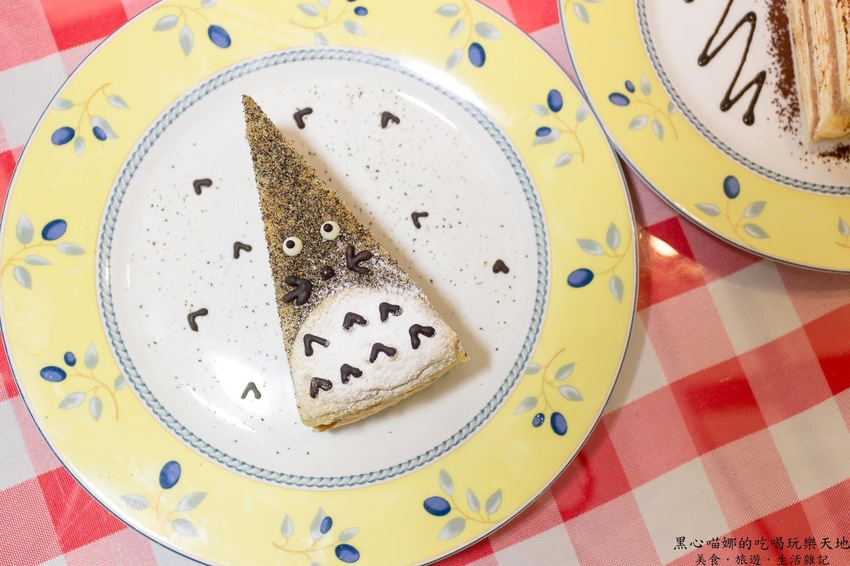 高雄苓雅︱亞力的家法式薄餅小館（榭茉瓦法式薄餅小館Chez moi）　可愛造型千層蛋糕、傳統法式薄餅的Ｑ軟好滋味，不論鹹甜都精彩！❤