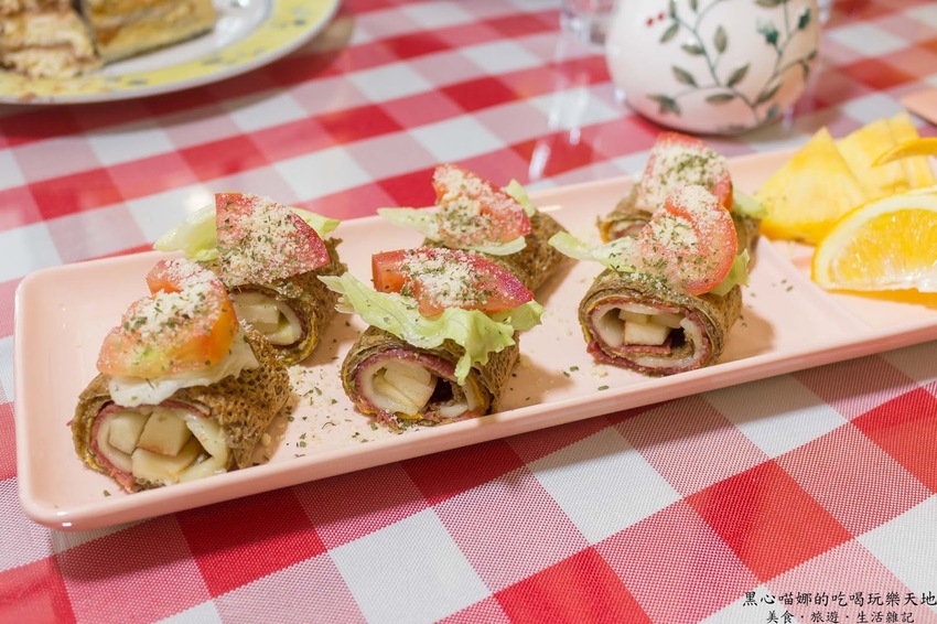 高雄苓雅︱亞力的家法式薄餅小館（榭茉瓦法式薄餅小館Chez moi）　可愛造型千層蛋糕、傳統法式薄餅的Ｑ軟好滋味，不論鹹甜都精彩！❤