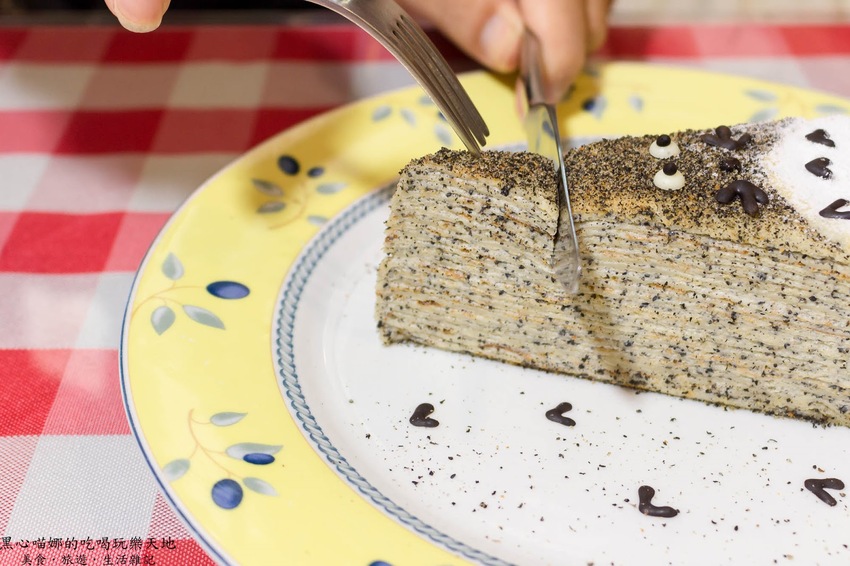 高雄苓雅︱亞力的家法式薄餅小館（榭茉瓦法式薄餅小館Chez moi）　可愛造型千層蛋糕、傳統法式薄餅的Ｑ軟好滋味，不論鹹甜都精彩！❤