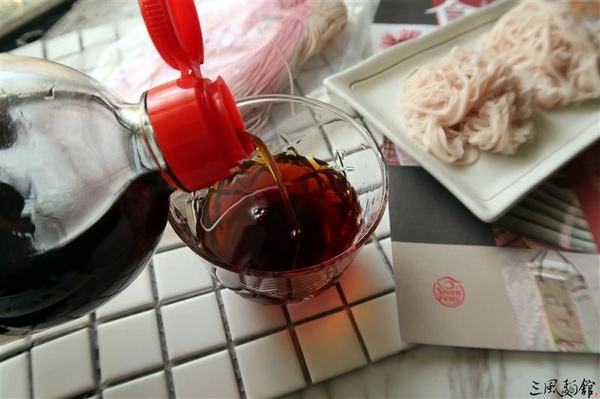 三風麵館： 三風麵館 山藥麵線 天然紫山藥古法炊仔麵線 秋葵鴻喜菇麵線/番茄鮪魚冷麵 夏季正適合~