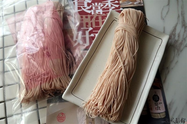 三風麵館： 三風麵館 山藥麵線 天然紫山藥古法炊仔麵線 秋葵鴻喜菇麵線/番茄鮪魚冷麵 夏季正適合~