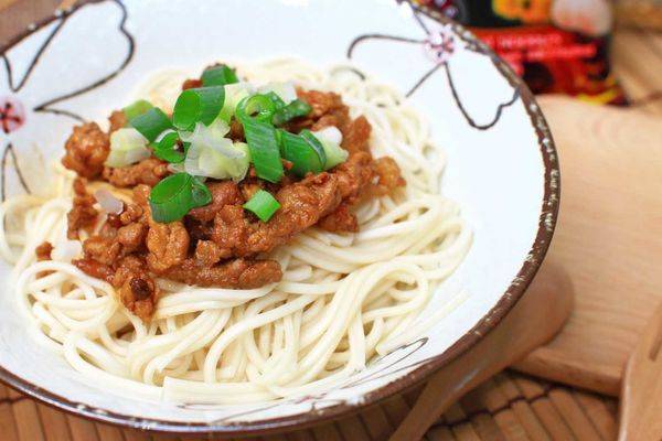 【宅配美食】三風製麵辣麵系列-比現煮還要美味的方便麵！