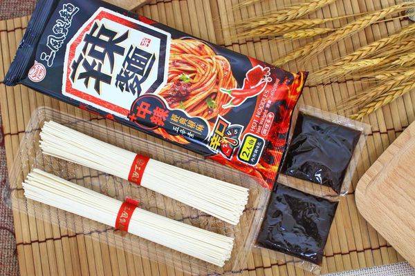 【宅配美食】三風製麵辣麵系列-比現煮還要美味的方便麵！