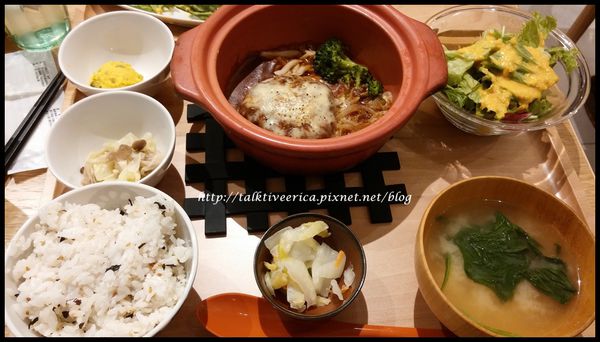 『呷』「信義區微風松高」☆ 御盤de食堂 ☆ 營養均衡定食還有媽媽的味道