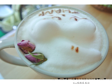 理性＆感性cafe'：【美食】oO。。平鎮　理性＆感性CAFE（近育達高中）　超厲害的立體貓抓魚拉花，這裡有喲～～oO。o○。　