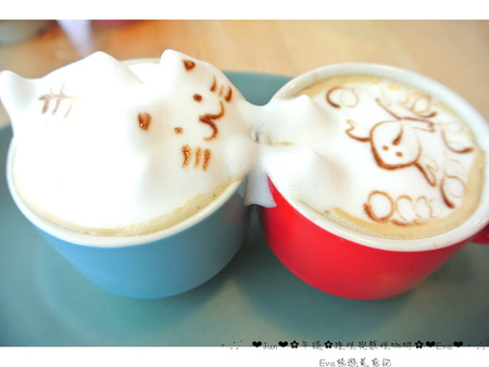 理性＆感性cafe'：【美食】oO。。平鎮　理性＆感性CAFE（近育達高中）　超厲害的立體貓抓魚拉花，這裡有喲～～oO。o○。　