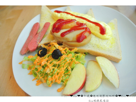 理性＆感性cafe'：【美食】oO。。平鎮　理性＆感性CAFE（近育達高中）　超厲害的立體貓抓魚拉花，這裡有喲～～oO。o○。　