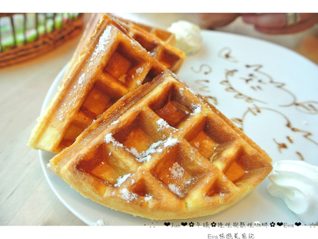 理性＆感性cafe'：【美食】oO。。平鎮　理性＆感性CAFE（近育達高中）　超厲害的立體貓抓魚拉花，這裡有喲～～oO。o○。　