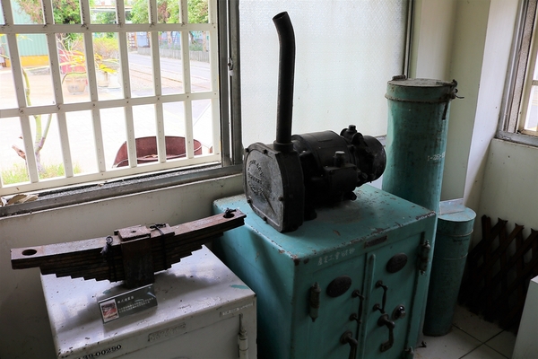 溪湖糖廠：【彰化溪湖景點】溪湖糖廠~糖廠蒸汽火車，搭乘五分車，酷熱的天氣來支糖廠冰，好清涼無比