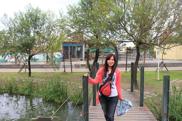 溪湖糖廠：【彰化溪湖景點】溪湖糖廠~糖廠蒸汽火車，搭乘五分車，酷熱的天氣來支糖廠冰，好清涼無比