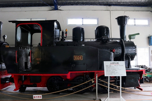 溪湖糖廠：【彰化溪湖景點】溪湖糖廠~糖廠蒸汽火車，搭乘五分車，酷熱的天氣來支糖廠冰，好清涼無比