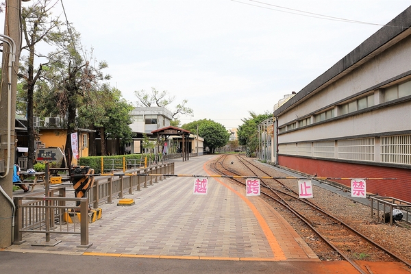 溪湖糖廠：【彰化溪湖景點】溪湖糖廠~糖廠蒸汽火車，搭乘五分車，酷熱的天氣來支糖廠冰，好清涼無比