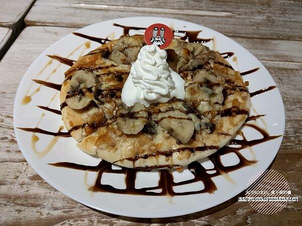 台北西門-[貳拾陸巷 Somebody Cafe] 近西門捷運站6號出口，熱帶叢林綠意滿滿女子聚會推薦，免費Wifi與插座，黑白插畫風可愛溫馨藝文咖啡館