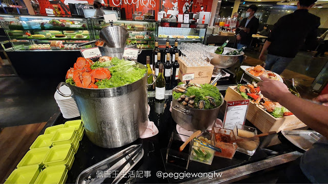 改裝造訪! 最划算五星飯店BUFFET 草莓吃到飽, 空中花園飽覽北車夜景：台北凱撒大飯店一泊二食︱台北車站 住宿 美食