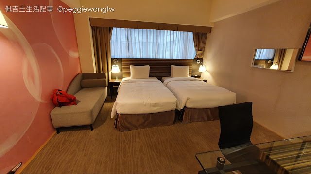 改裝造訪! 最划算五星飯店BUFFET 草莓吃到飽, 空中花園飽覽北車夜景：台北凱撒大飯店一泊二食︱台北車站 住宿 美食