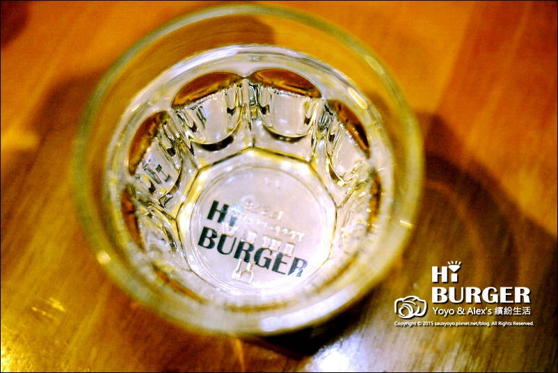 【永和】HI BURGER 美式漢堡餐廳 ~ 隱身巷弄之中的優質好店 厚實漢堡肉大口吃爽爽!!! 捷運頂溪站 / 有WIFI / 寵物友善餐廳